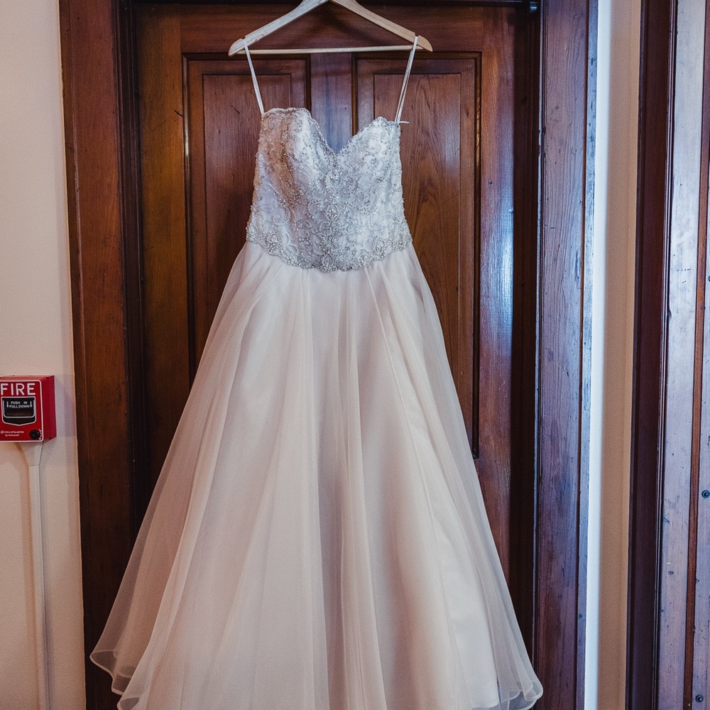 White and Pink Sleeveless Sweetheart Gown for Bride